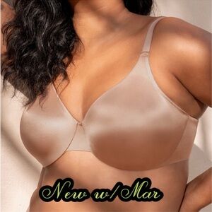 - Wacoal 42D Comfort Wire Sheen Underwire Bra! NEW!